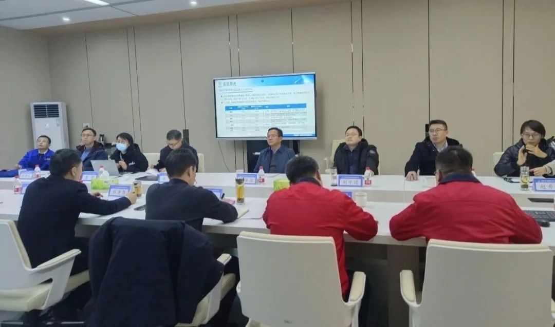 Hou Jingbin, Party Secretary and Chairman of China Lucky, visited Huafu Technology to inspect and guide the work